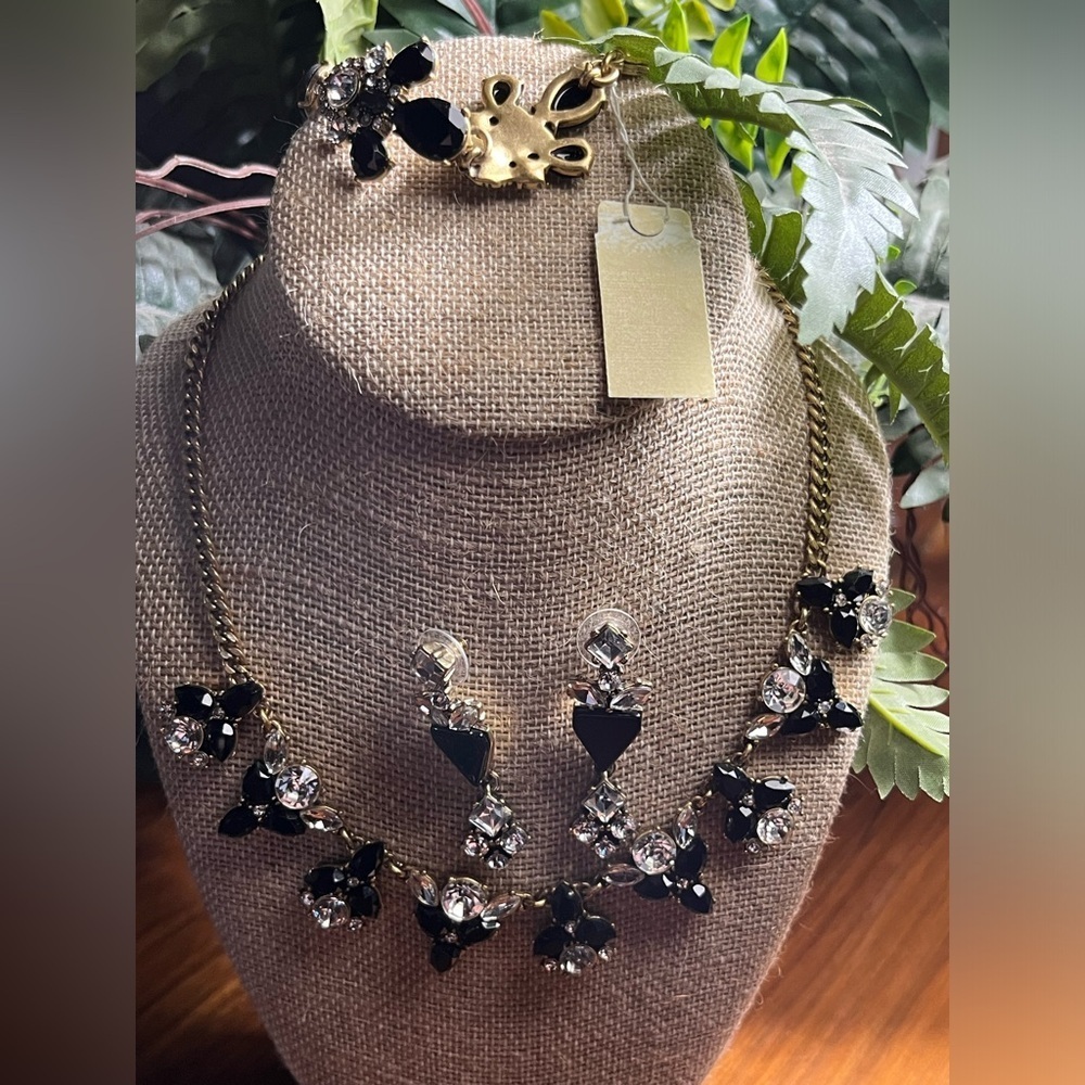 J. Crew Black and Gold Necklace Set necklace earrings and bracelet (nwt)